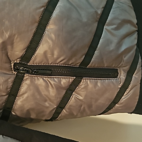 Guess bomber jacket - Picture 3 of 9